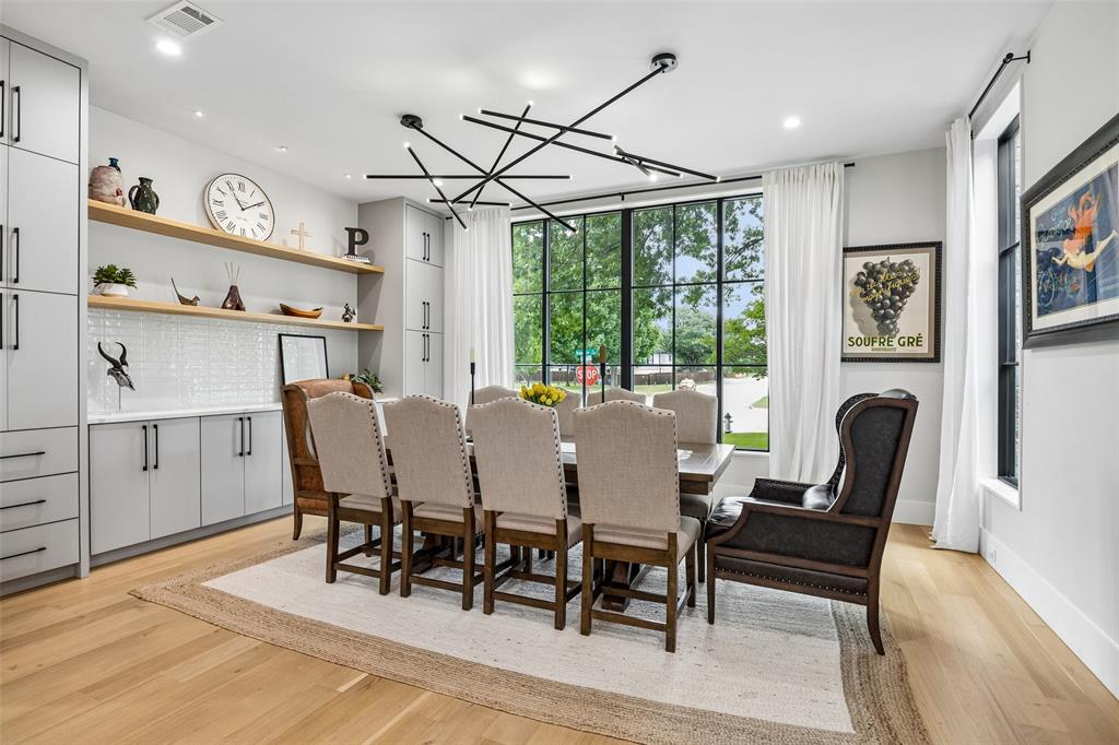 4406 Ridgeside Drive Dallas, TX 75244 - Photo 11 of 33 Built Ins in the Dining room