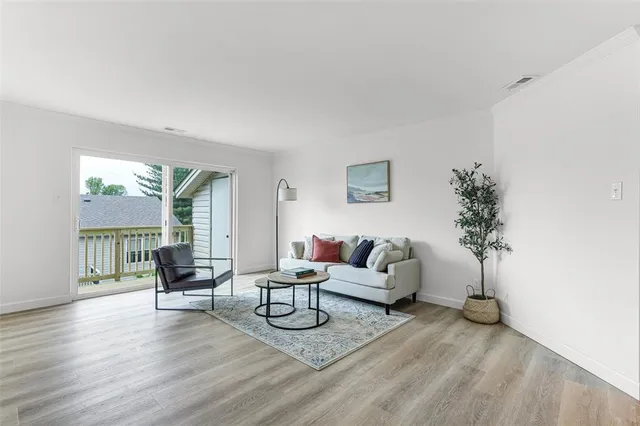 $155,000 | 1019 Sugar Creek Court, Unit 7, St. Peters, MO 63376