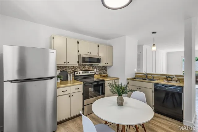 $150,000 | 1019 Sugar Creek Court, Unit 7, St. Peters, MO 63376