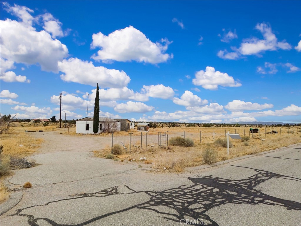 9770 Verbena Road Hesperia, CA 92344 - Photo 8 of 37 Gallery Image 8