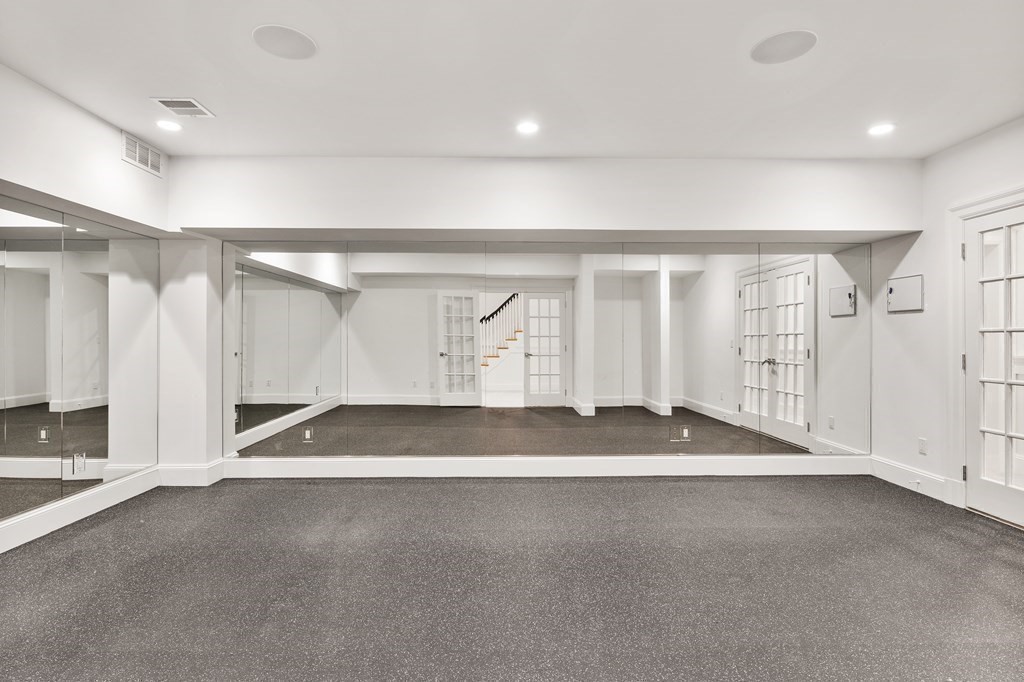 19 Longmeadow Road Wellesley, MA 02482 - Photo 30 of 34