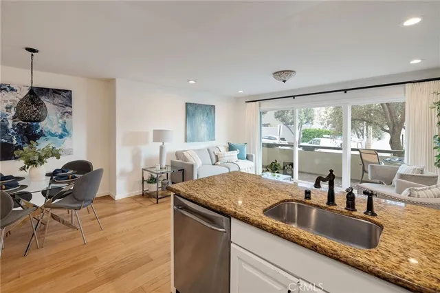 $895,000 | 1600 Ardmore Avenue, Unit 107, Hermosa Beach, CA 90254