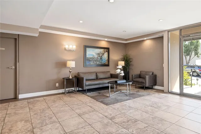 $895,000 | 1600 Ardmore Avenue, Unit 107, Hermosa Beach, CA 90254