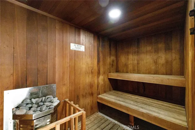 $895,000 | 1600 Ardmore Avenue, Unit 107, Hermosa Beach, CA 90254