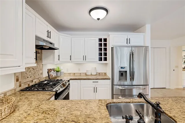 $895,000 | 1600 Ardmore Avenue, Unit 107, Hermosa Beach, CA 90254