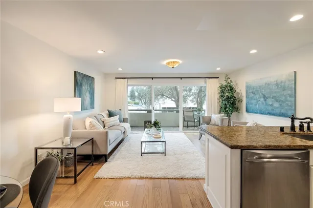 $895,000 | 1600 Ardmore Avenue, Unit 107, Hermosa Beach, CA 90254