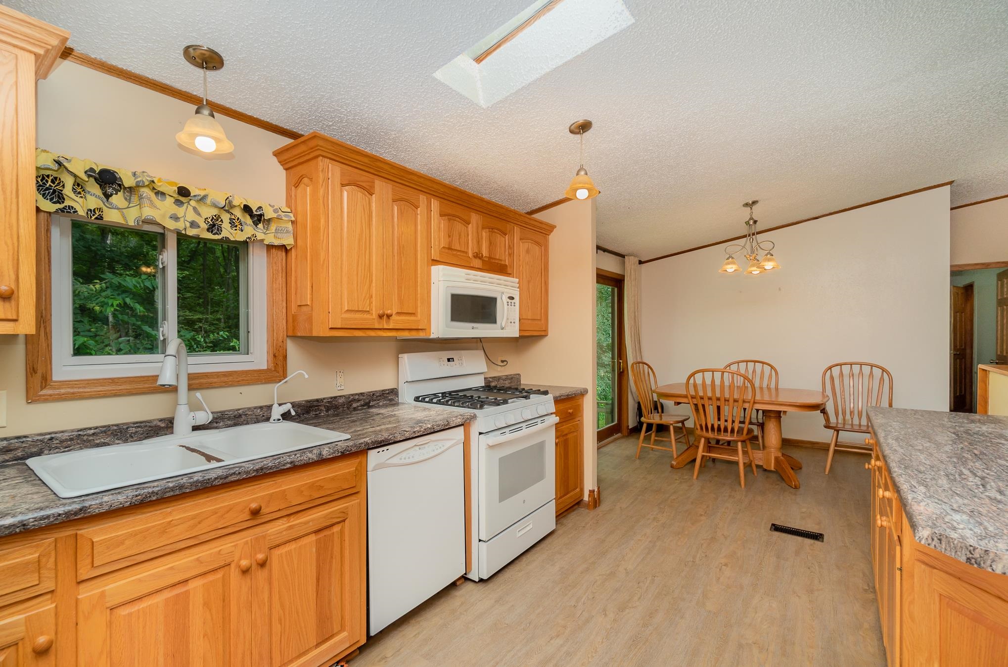 4812 South East County Line Road Shepherd, MI 48883 - Photo 11 of 34 1903444-10.JPG