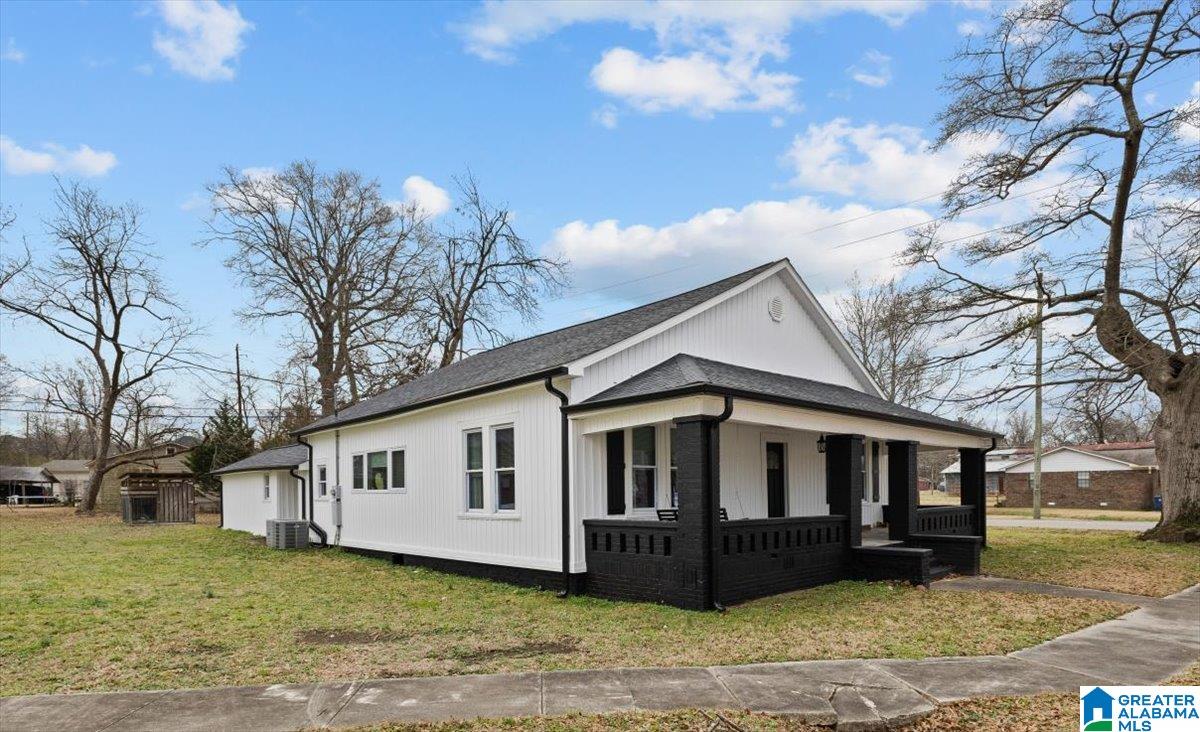 301 Adams Avenue East Oneonta, AL 35121 - Photo 6 of 26