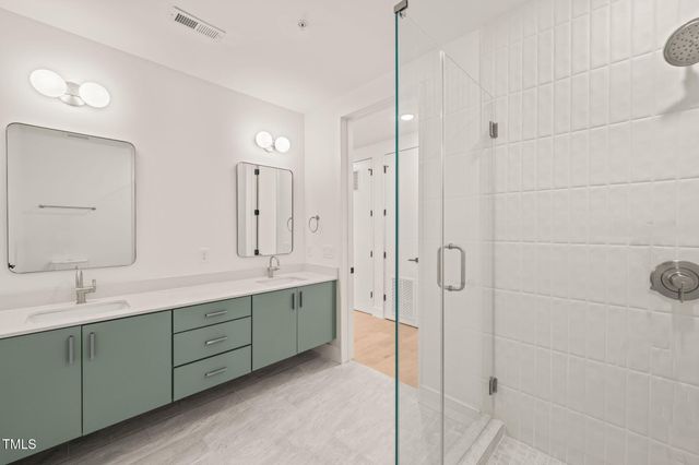 a view of entryway with white walls