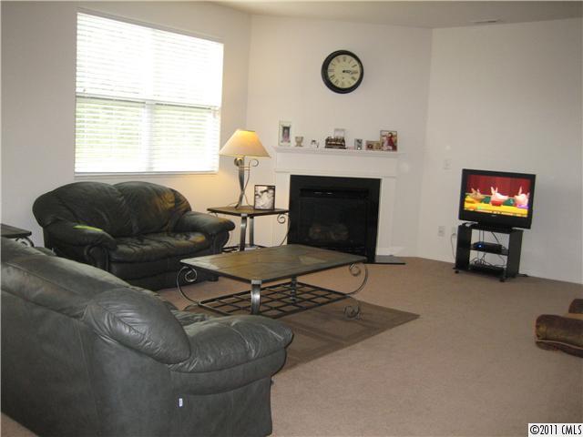 2914 Liddington Road Matthews, NC 28105 - Photo 2 of 8 Gallery Image 2