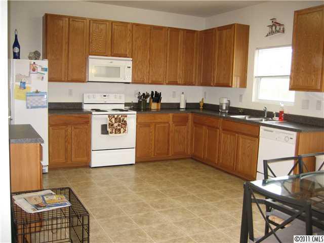 2914 Liddington Road Matthews, NC 28105 - Photo 3 of 8 Gallery Image 3