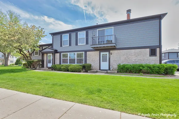$2,200 | 1402 Inverrary Lane, Unit 1402, Deerfield, IL 60015
