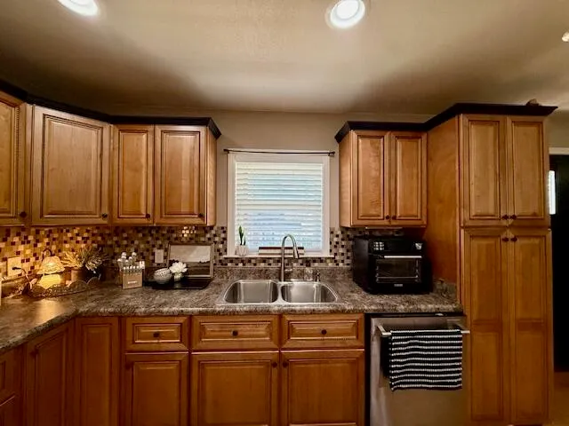 $299,999 | 15 Taylor Street, Summerville, GA 30747