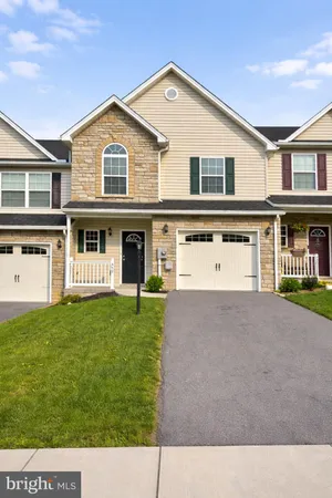 $2,200 | 457 Frick Avenue, Waynesboro, PA 17268