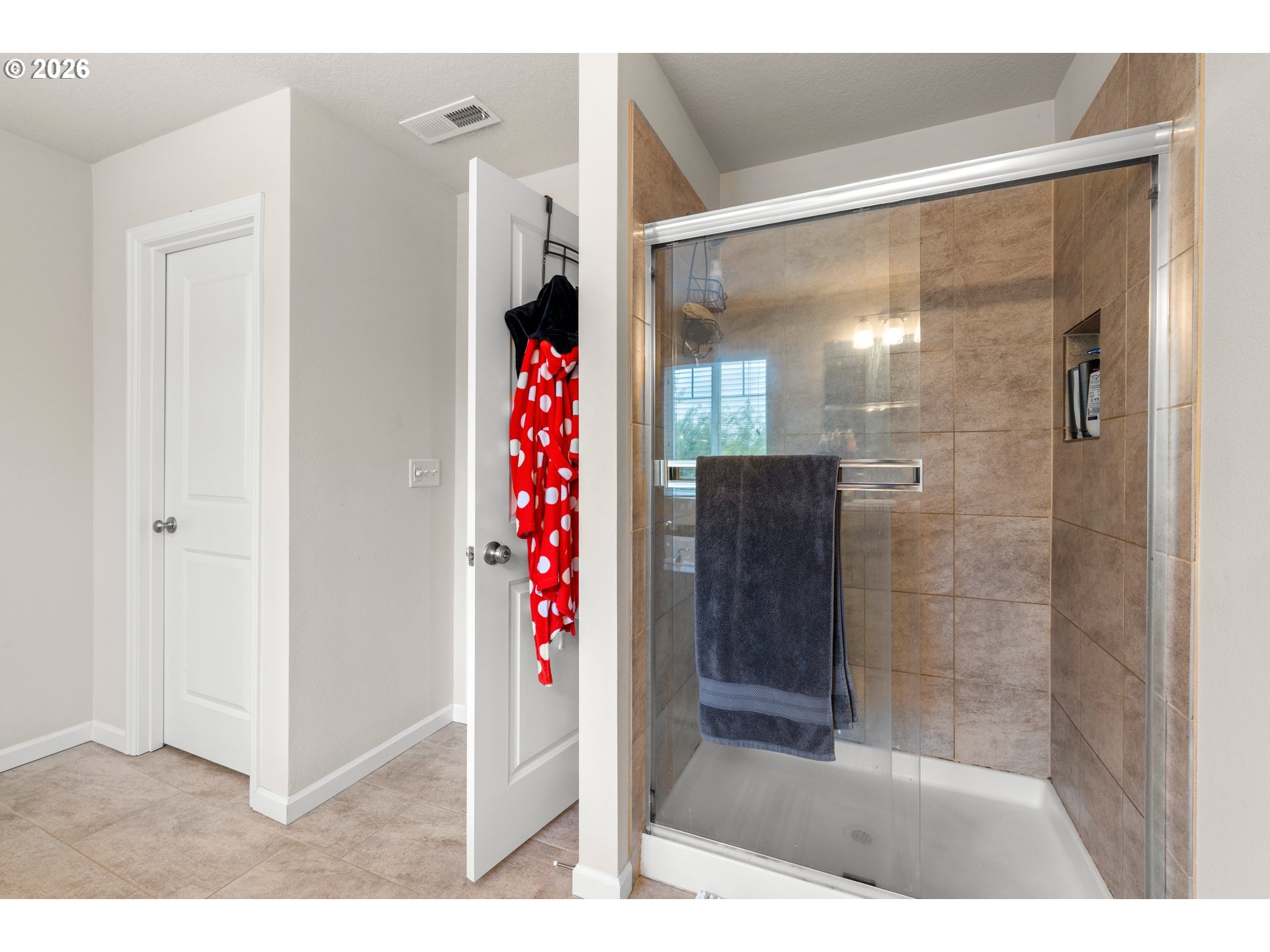 17256 Southeast Biscayne Street Damascus, OR 97089 - Photo 23 of 46 En Suite Bathroom