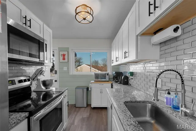 $299,900 | 6301 Ashbury Drive, St. Louis, MO 63123