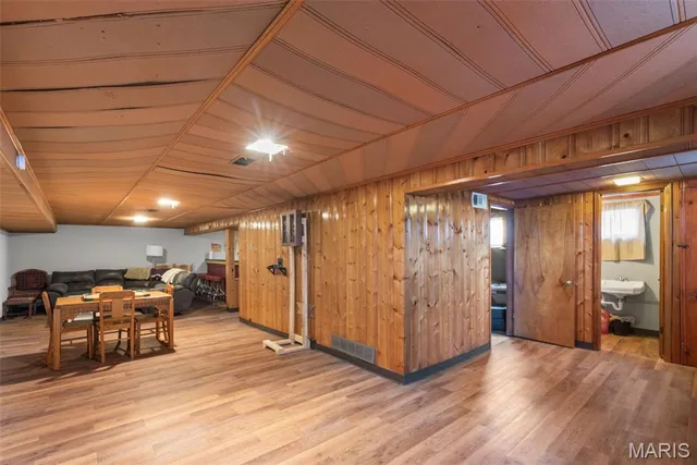 $299,900 | 6301 Ashbury Drive, St. Louis, MO 63123