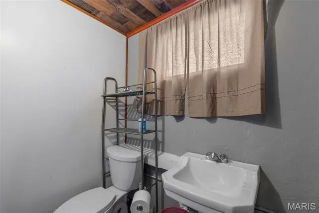 $299,900 | 6301 Ashbury Drive, St. Louis, MO 63123