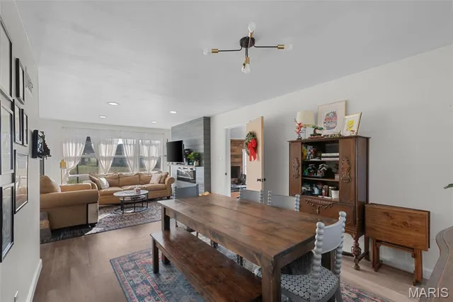 $299,900 | 6301 Ashbury Drive, St. Louis, MO 63123