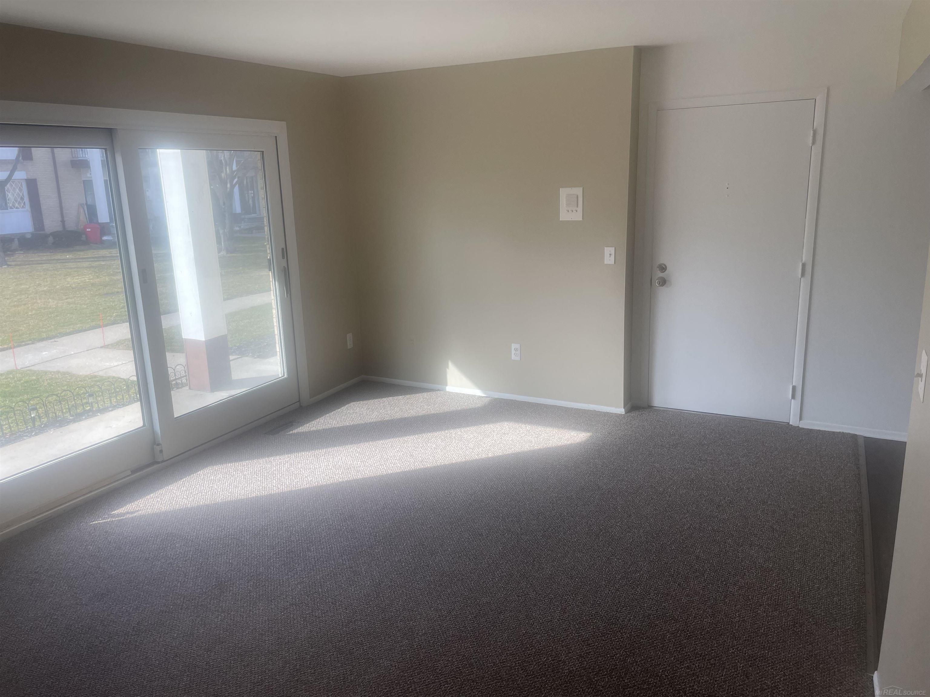 29201 Hayes Road, Unit 42 Warren, MI 48088 - Photo 14 of 27 50135264-cafd2f0e-84ef-4f04-8613-9580e08ccd4f.JPG