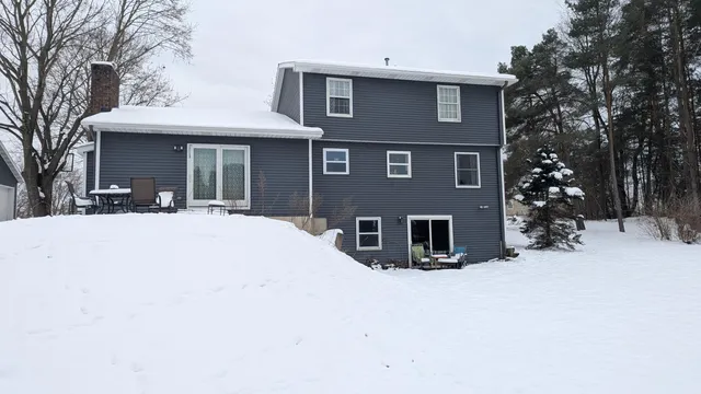 $425,000 | 2182 Ottawa Trail, Hastings, MI 49058