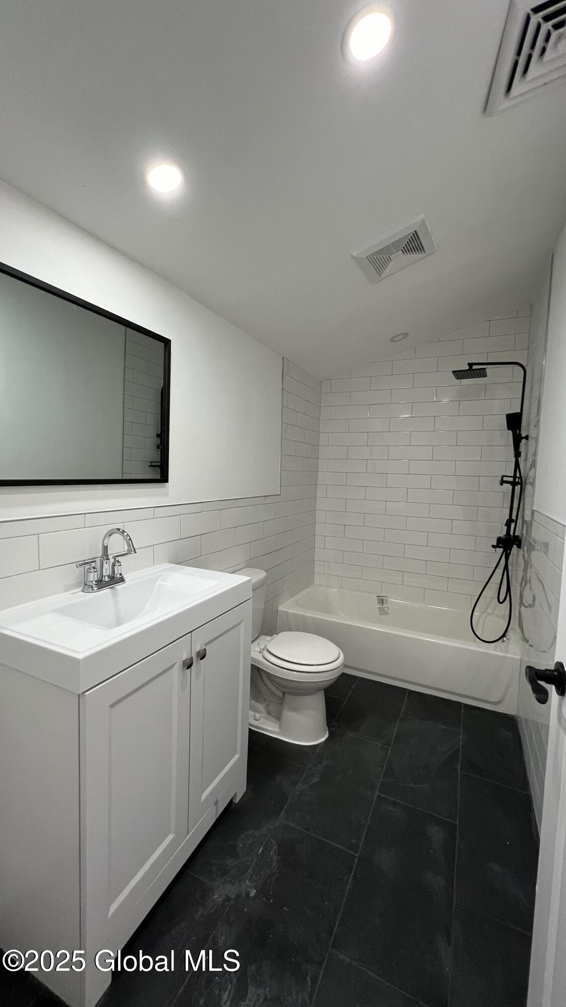 355 4th Street, Unit 2 Troy, NY 12180 - Photo 13 of 15 IMG_8413