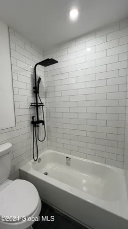 $1,750 | 355 4th Street, Unit 2, Troy, NY 12180