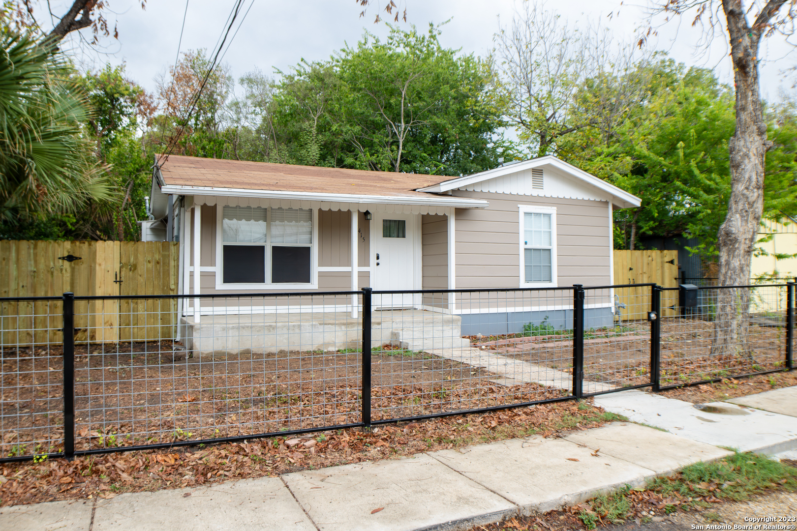 415 Riddle Street San Antonio, TX 78210 - Photo 2 of 12