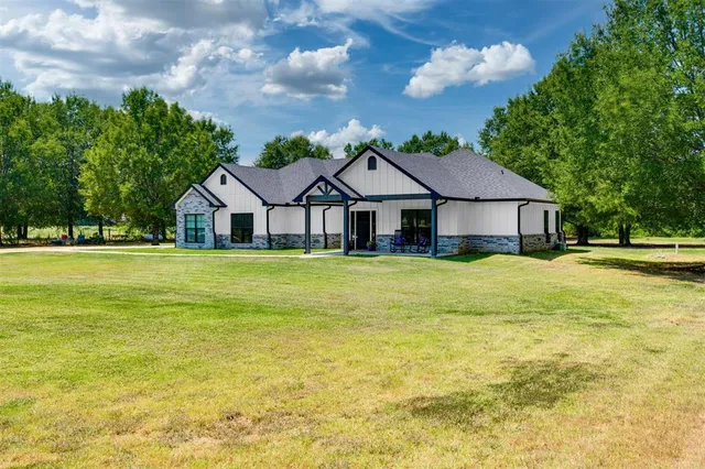 $449,900 | 341 Private Road, Blossom, TX 75416