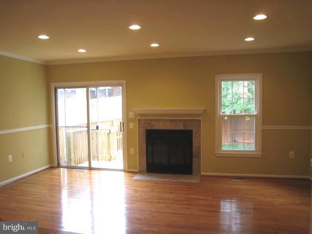 7221 Kousa Lane Springfield, VA 22152 - Photo 3 of 17 Living Room