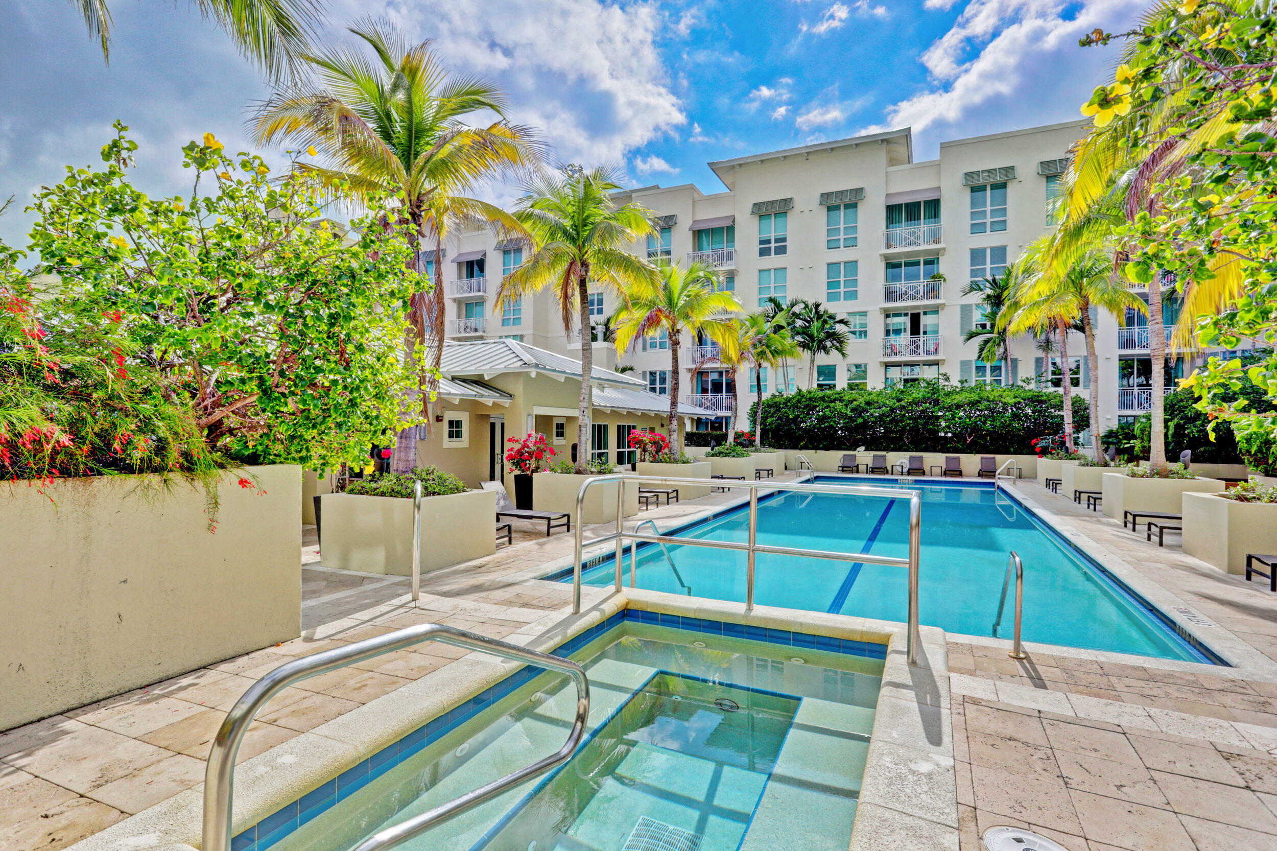 480 Hibiscus Street, Unit 1021 West Palm Beach, FL 33401 - Photo 29 of 41 Sun Deck