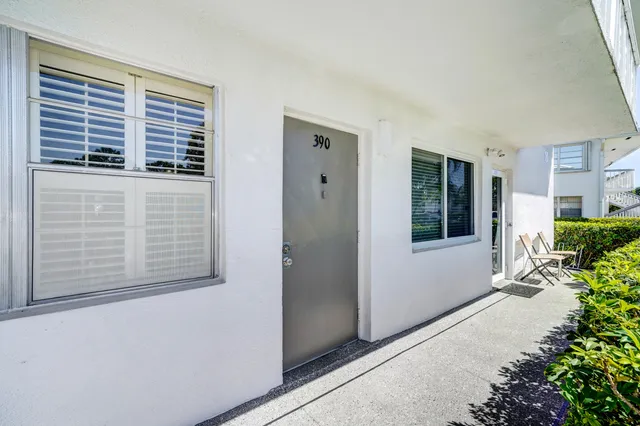 $89,500 | 390 Durham Circle, Unit M, Deerfield Beach, FL 33442