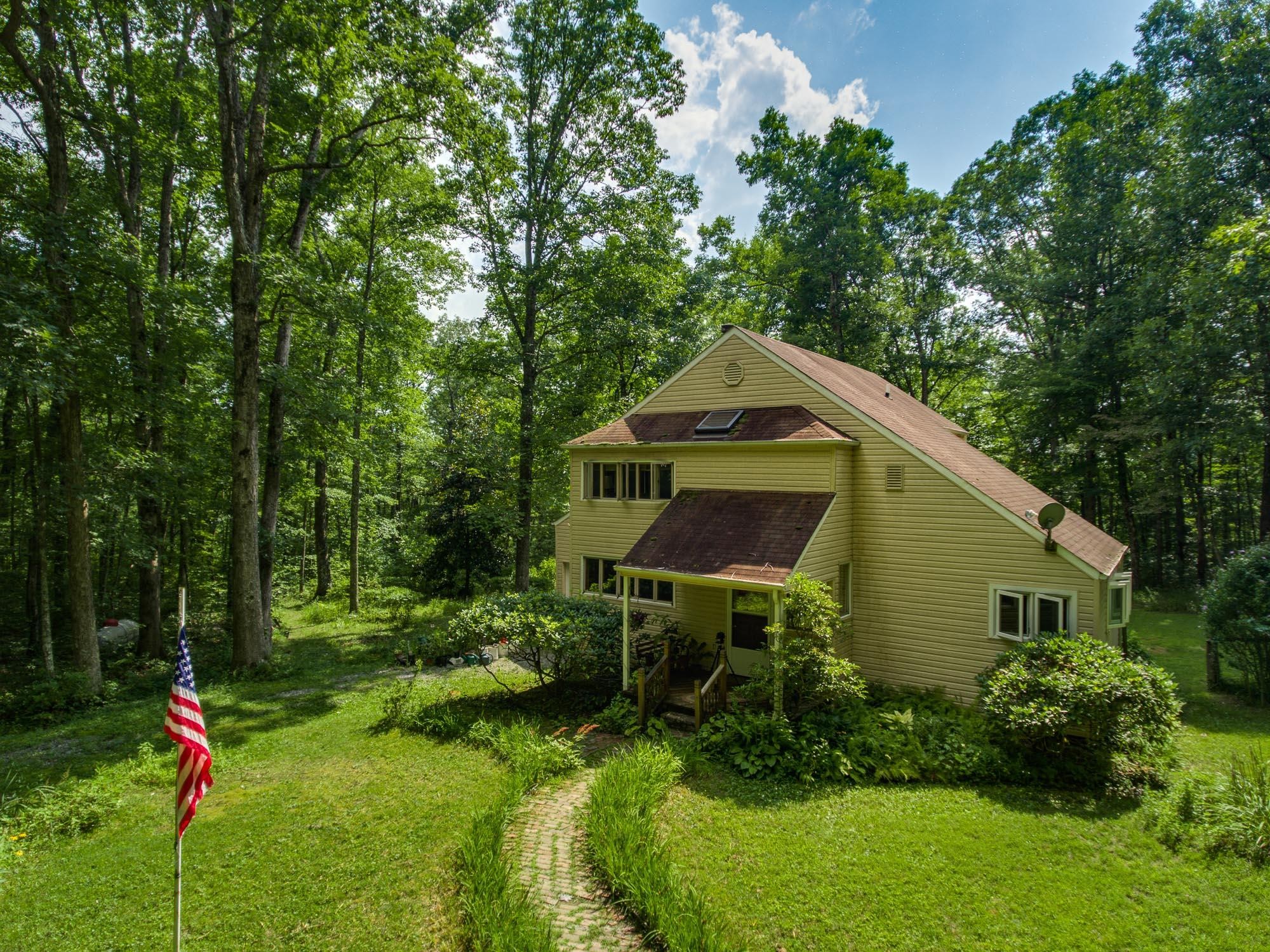 880 Randolph Road Crossville, TN 38571 - Photo 1 of 32 Gallery Image 1