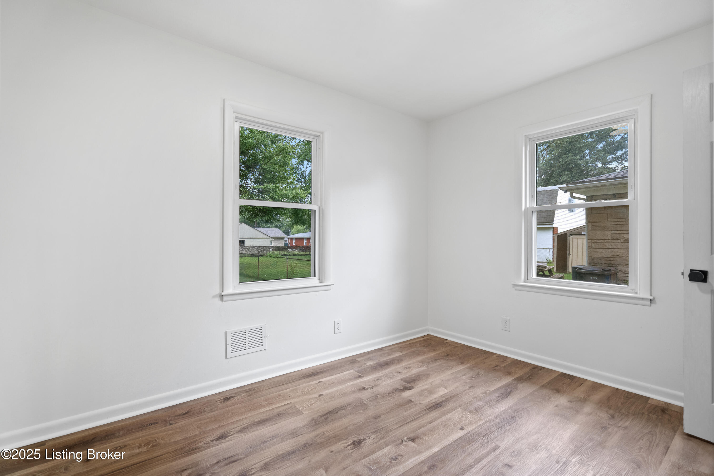 7809 Terry Road Louisville, KY 40258 - Photo 11 of 21 DSC01091