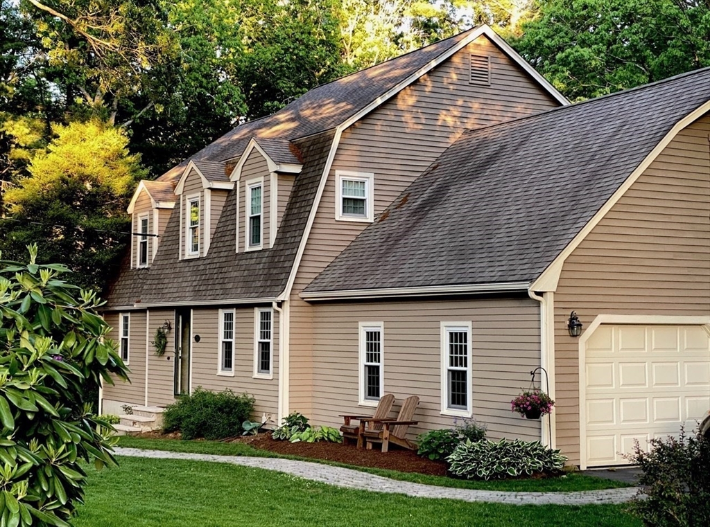 24 Robin Road Norfolk, MA 02056 - Photo 2 of 42 Gallery Image 2