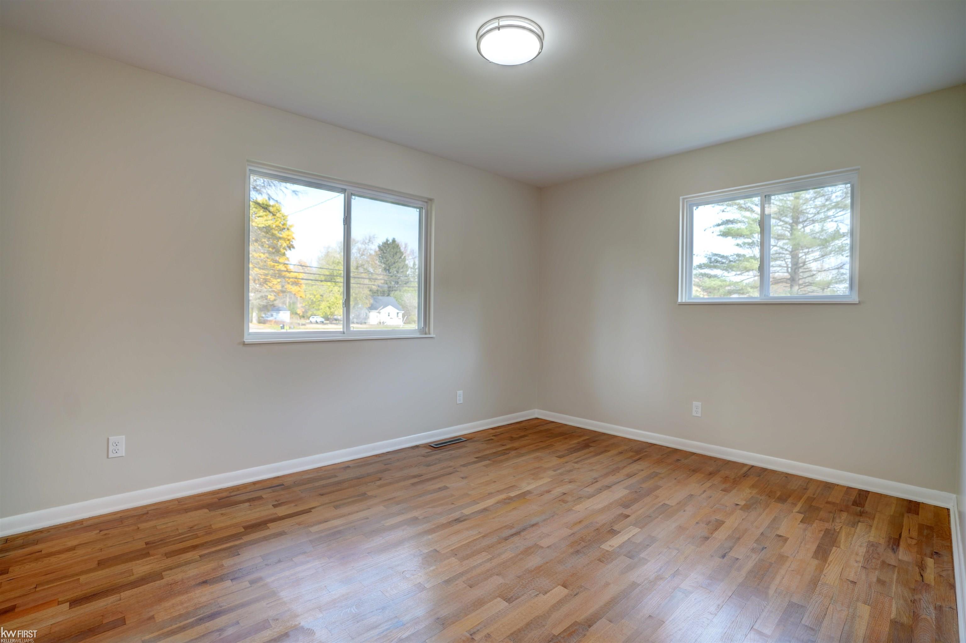 8072 Davison Road Davison, MI 48423 - Photo 18 of 36 50159987-2ec6ce1a-48e0-4483-a35a-9577bf6ced97.JPG
