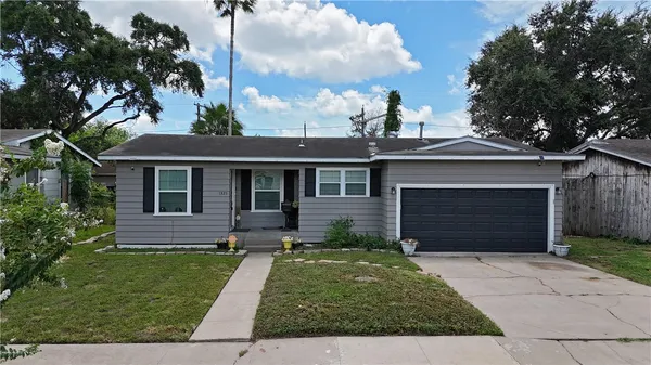 $2,299 | 1325 Ray Drive, Corpus Christi, TX 78411
