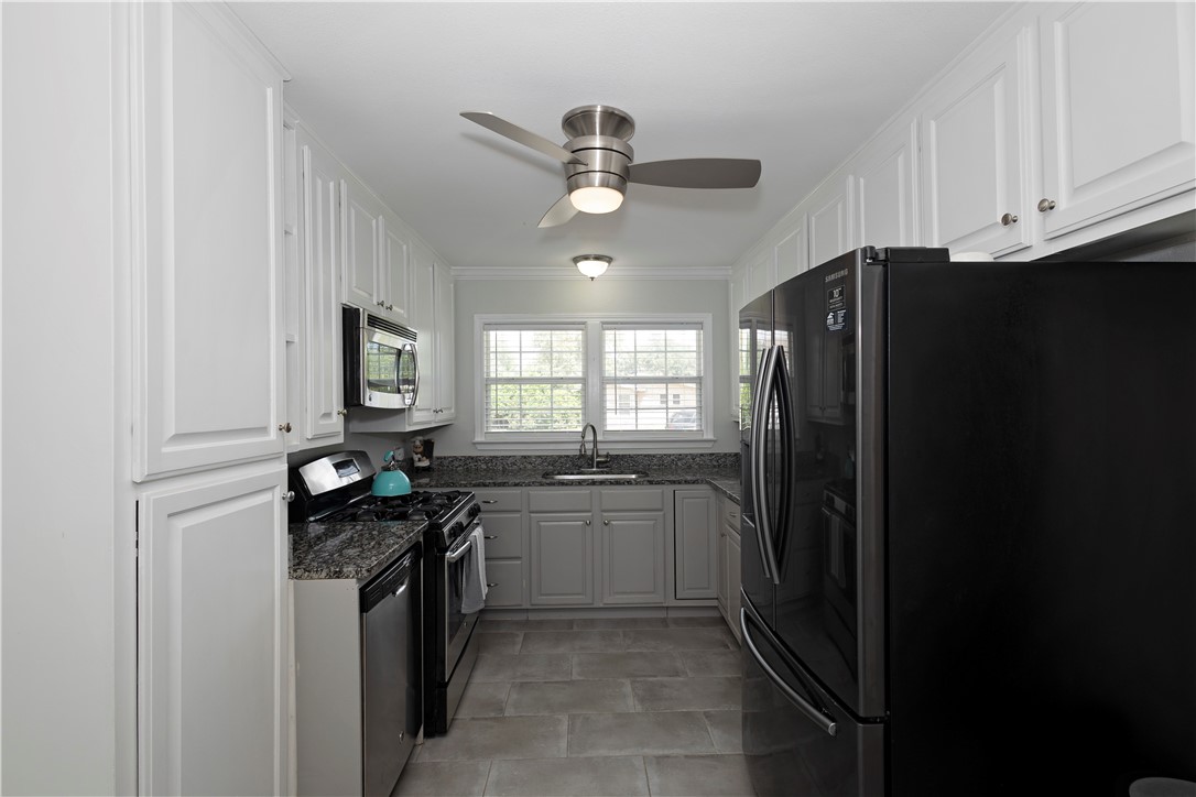 1325 Ray Drive Corpus Christi, TX 78411 - Photo 11 of 26