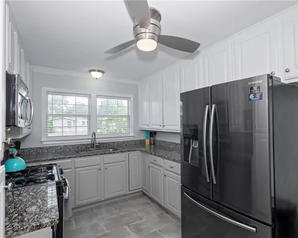 $2,299 | 1325 Ray Drive, Corpus Christi, TX 78411