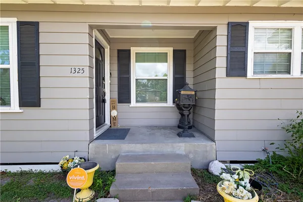 $2,299 | 1325 Ray Drive, Corpus Christi, TX 78411