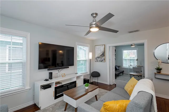 $2,299 | 1325 Ray Drive, Corpus Christi, TX 78411