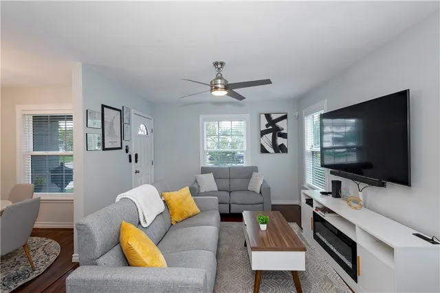 $2,299 | 1325 Ray Drive, Corpus Christi, TX 78411