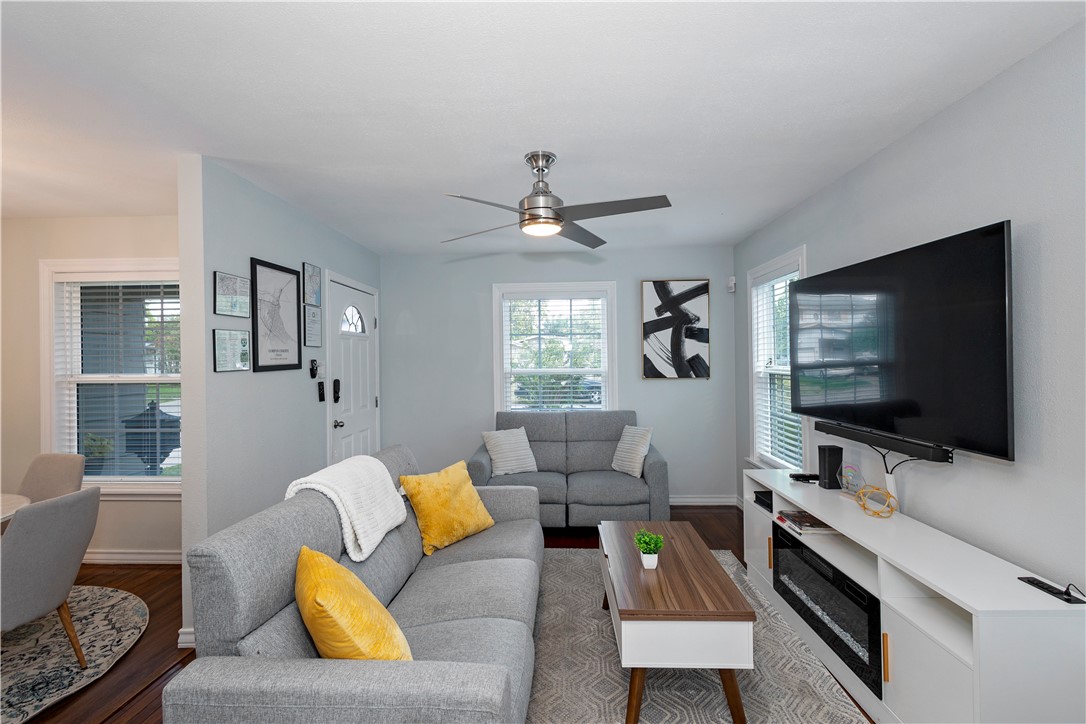 1325 Ray Drive Corpus Christi, TX 78411 - Photo 6 of 26