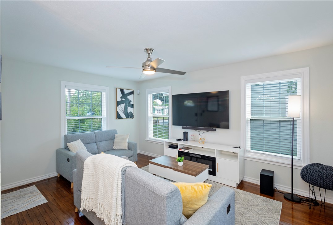 1325 Ray Drive Corpus Christi, TX 78411 - Photo 7 of 26