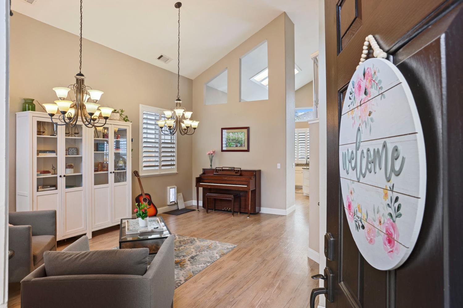 3755 Canyonlands Road Stockton, CA 95209 - Photo 3 of 37 a very nice looking room with a large window