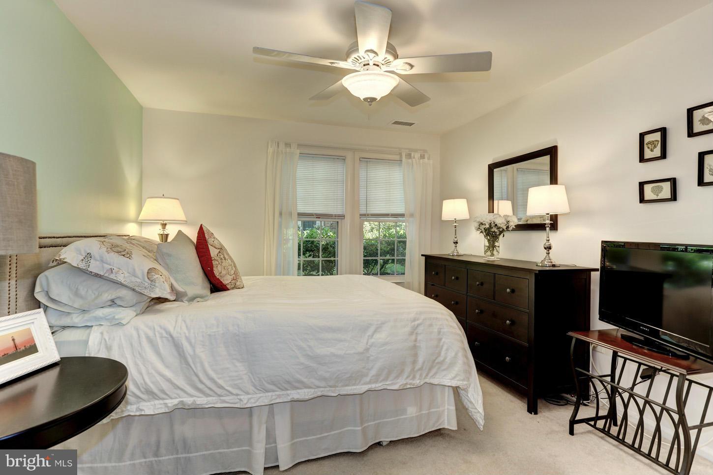 4534 28th Road South, Unit D Arlington, VA 22206 - Photo 14 of 21 Bedroom (Master)