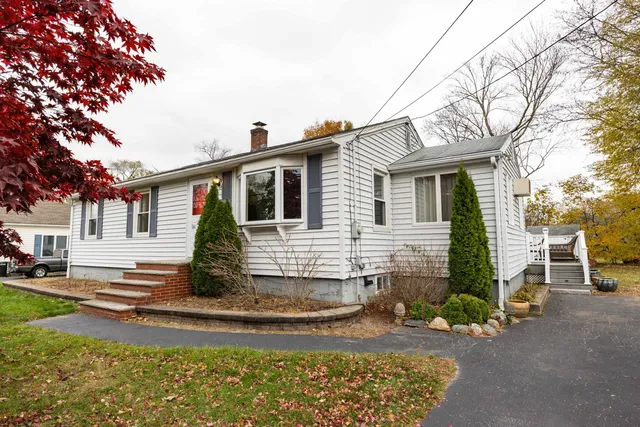 $450,000 | 11 Maclarnon Road, Salem, NH 03079