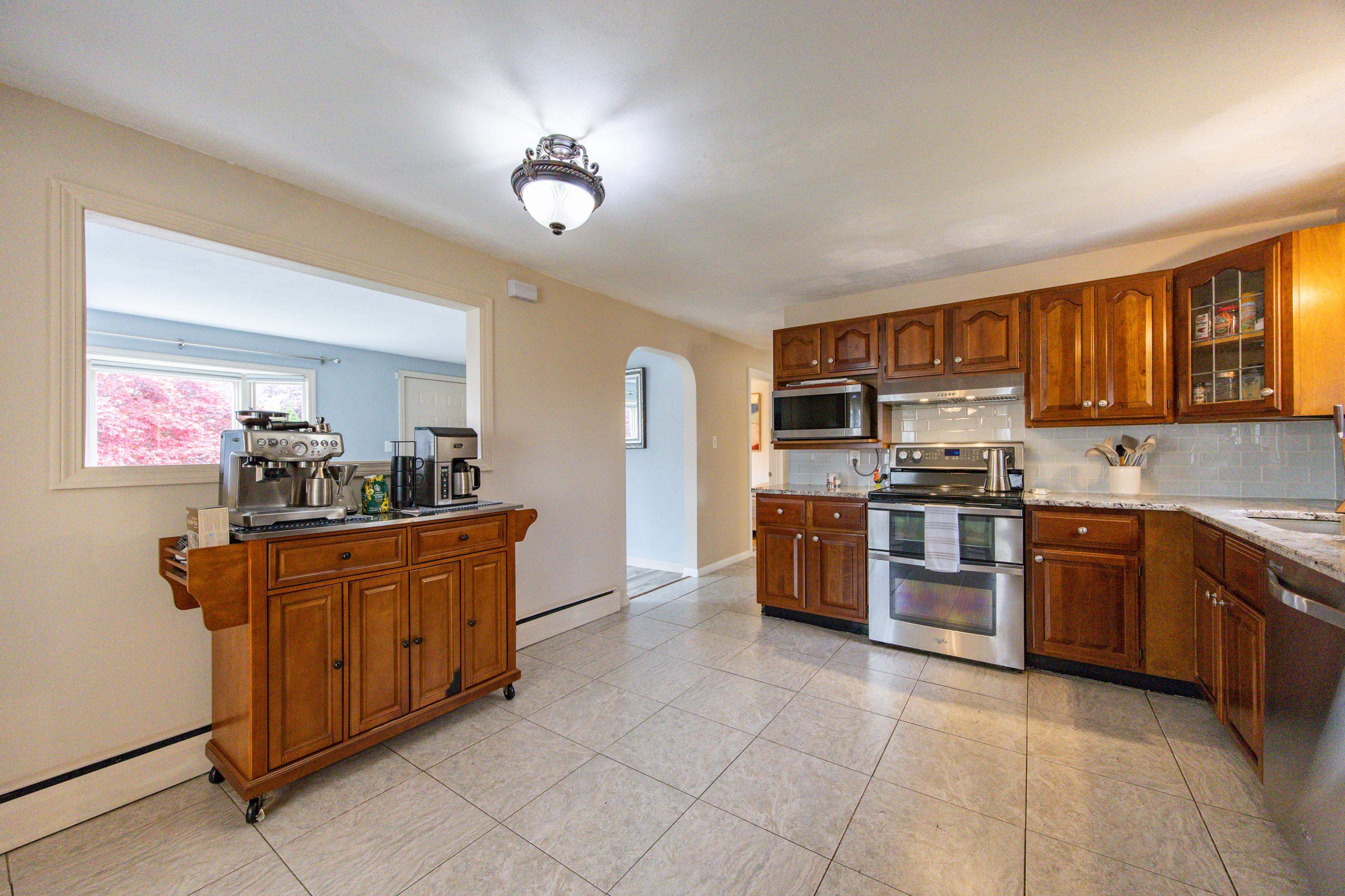11 Maclarnon Road Salem, NH 03079 - Photo 13 of 36 Gallery Image 13