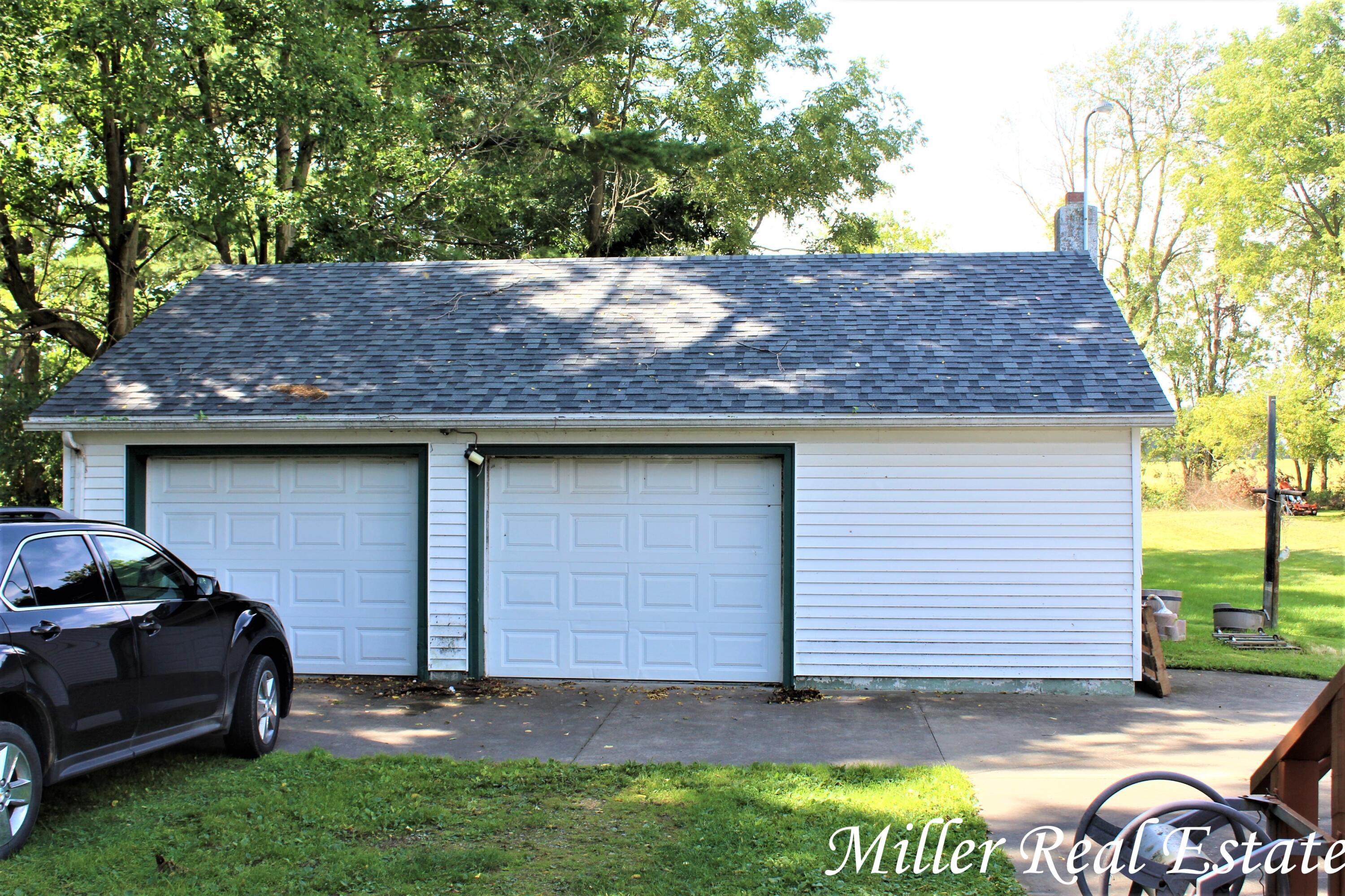 10404 South Norris Road Delton, MI 49046 - Photo 4 of 29 MILLER MEANS SOLD!8