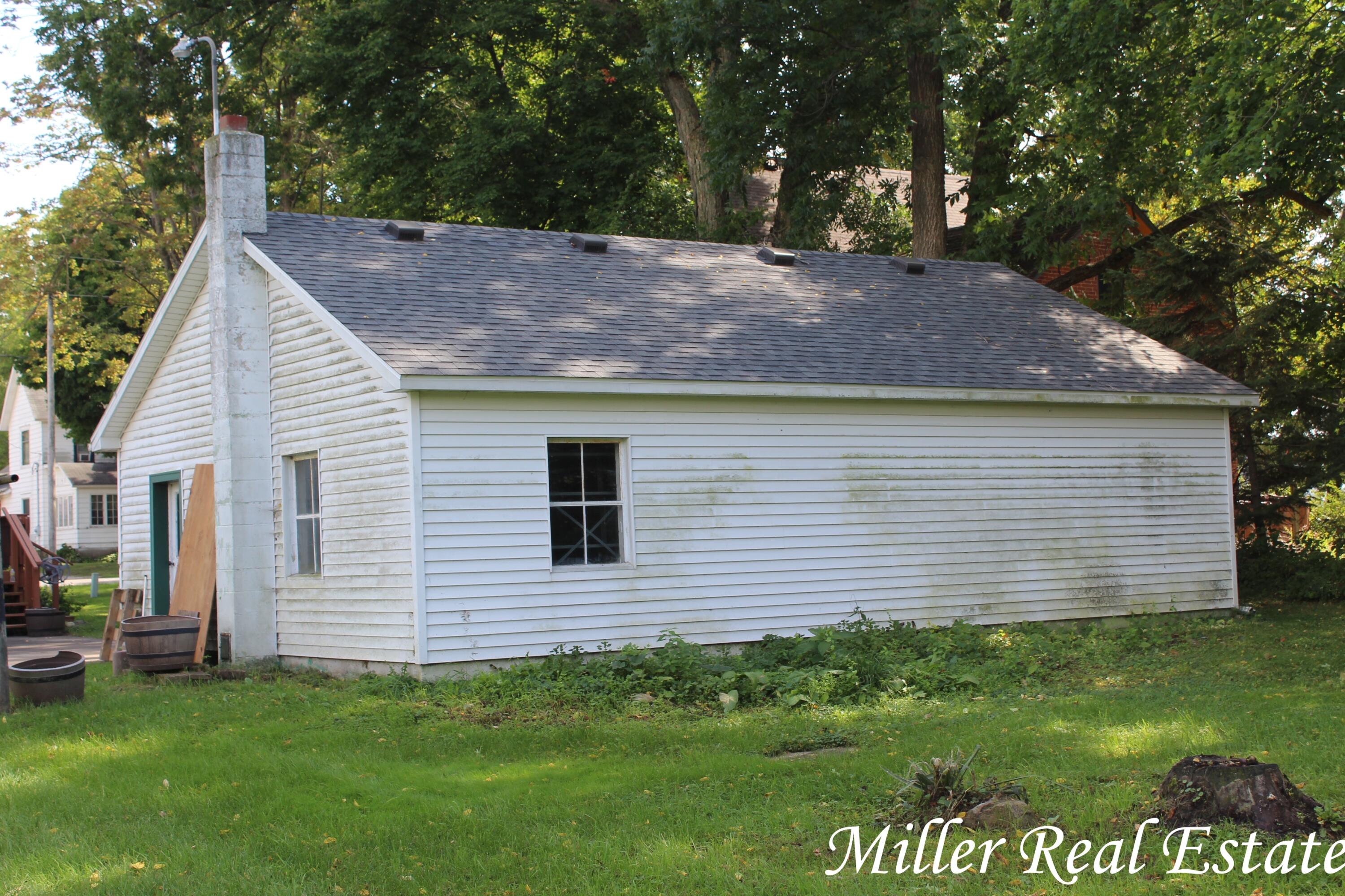 10404 South Norris Road Delton, MI 49046 - Photo 5 of 29 MILLER MEANS SOLD!2